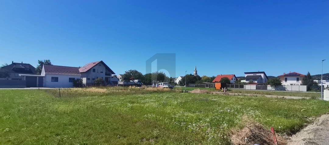 RUHIG GELEGEN - 659 M2 - EINER VON VIER BAUPLÄTZEN