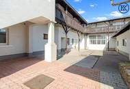 Charmantes Bauernhaus mit großem Grundstück, langgezogenem Hof, 2 Wohnungen und einem Swimmingpool