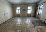 Großzügige Altbauwohnung mit 86 m² Terrasse am Hauptplatz von Tulln – Wohnen und Arbeiten