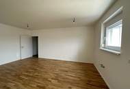 Top-sanierte 4-Zimmer Wohnung mit Balkon
