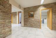 Villa voll unterkellert mit Poolhaus in absoluter Ruhelage