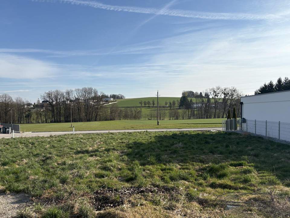 Baugrundstück ohne Bauverpflichtung in attraktiver Lage Nähe Ried i.I.