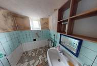 Sanierungsbedürftiger Vierkanthof in ruhiger Ortsrandlage! 6.100 m² Grundstück mit 4.100 m² Bauland & Platz für Tierhaltung