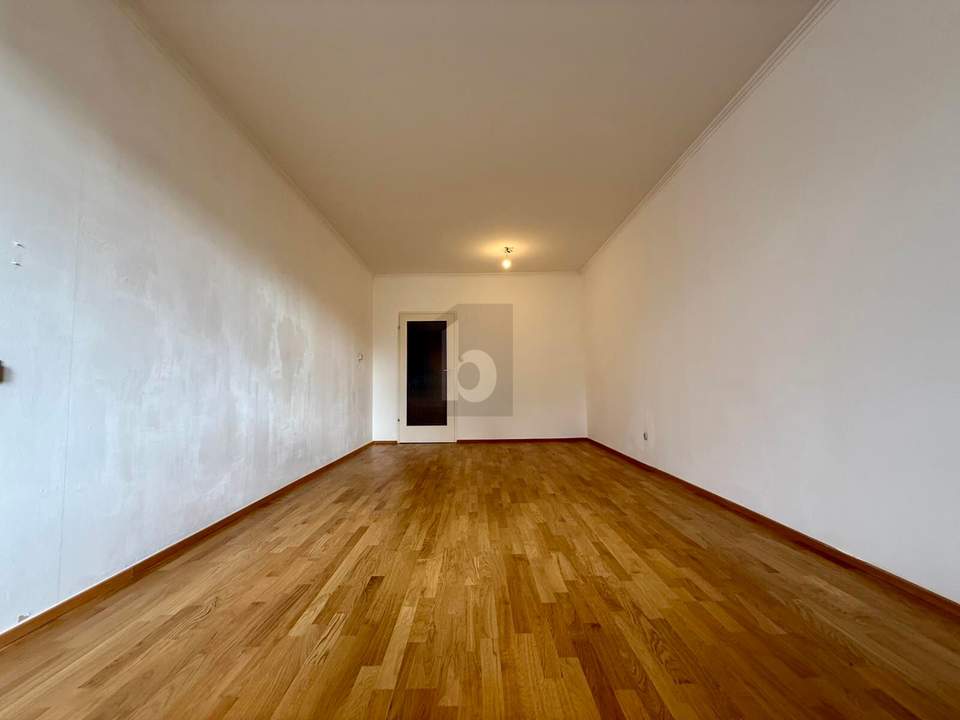 ZENTRALER BALKONHIT MIT AUßENSTELLPLATZ, HEIZKOSTEN INKLUDIERT!