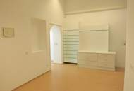 Perfekte Sichtbarkeit - Geschäftslokal / Büro mit großer Auslagenfront !