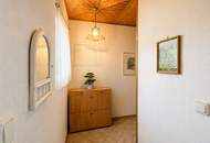 Charmantes Reihenhaus in ruhiger Wohnlage mit 118,70 m² Wohnfläche, voll unterkellert, incl. Garage und traumhaftem Bergblick