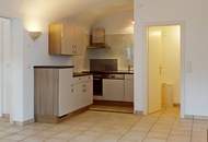 Altbauflair: Einzimmerwohnung mit ca. 89 m² Gartenfläche!