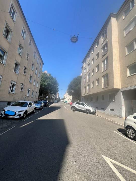 Sehr schöne-Helle 3-Zimmer-Wohnung in ruhiger Lage