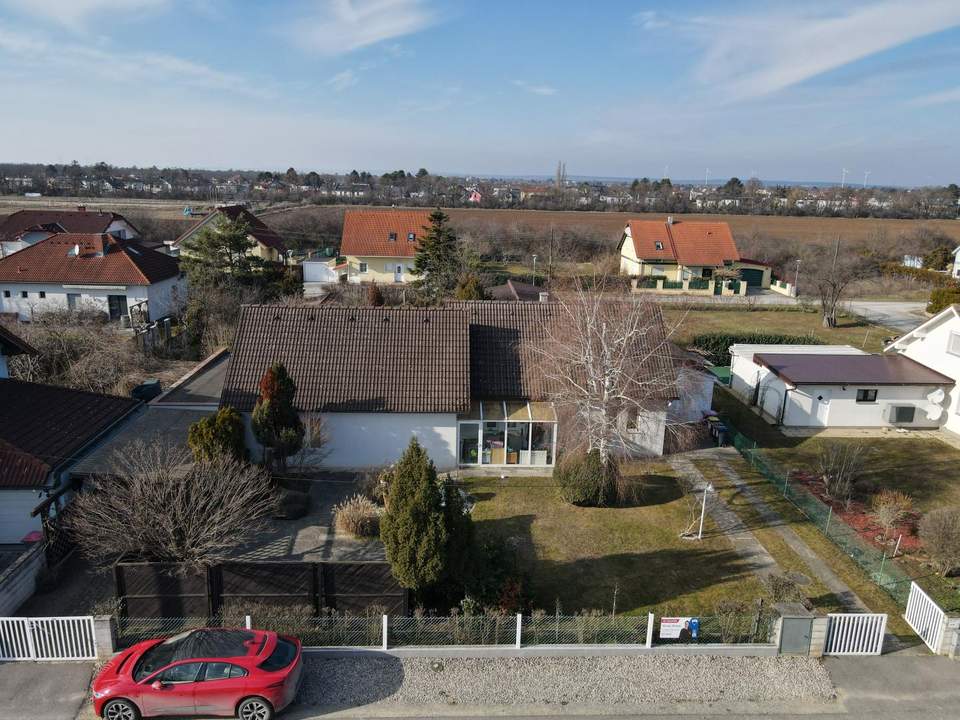 Außergewöhnliches, lichtdurchflutetes Haus mit vielen Möglichkeiten