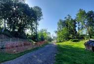 Idyllisches Landhaus mit Stallungen und eigenem Bachlauf