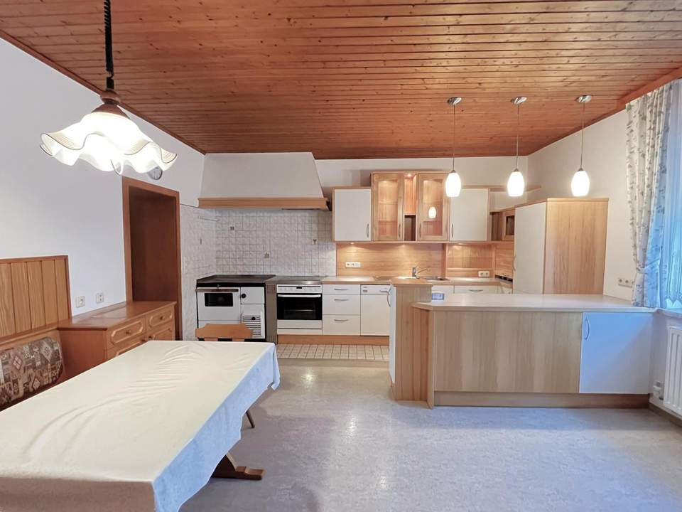 Sanierungsbedürftige 3-Zi-Eigentumswohnung mit Garten!