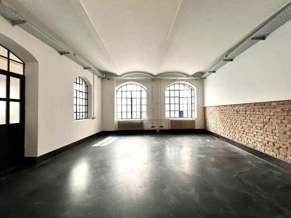 Modernes Loft-Büro in historischer Seidenfabrik – einzigartiger Backsteincharme & hochwertige Ausstattung
