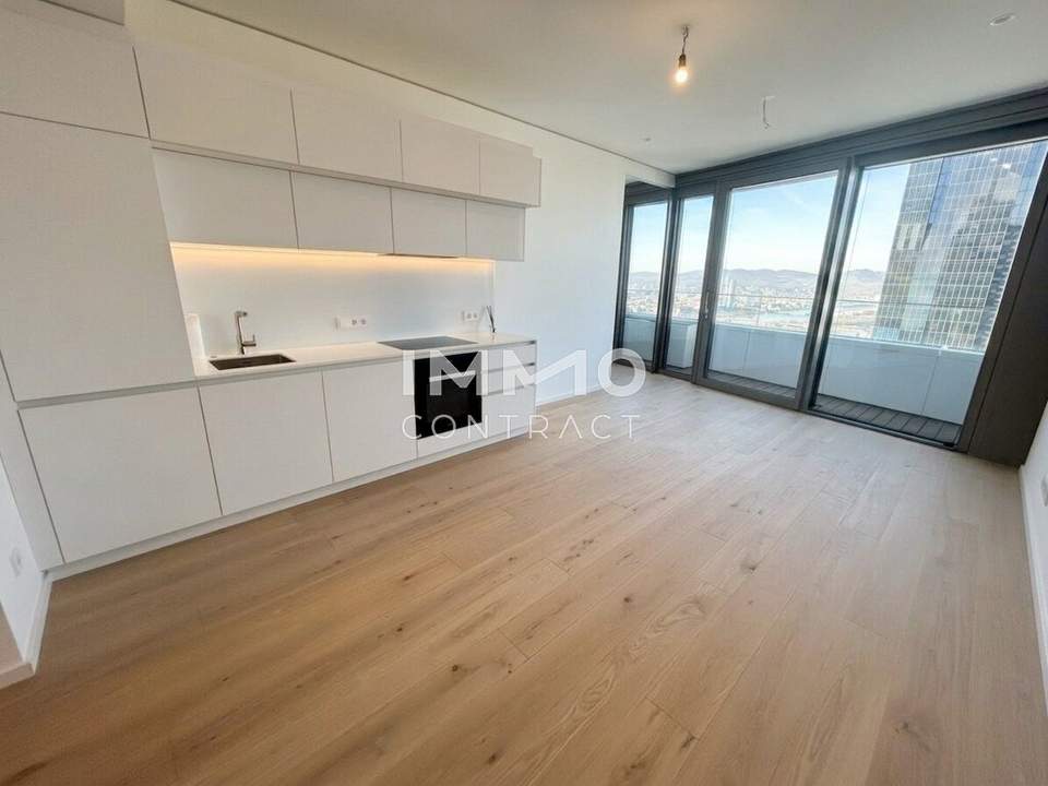 Erstklassige 2 Zimmer Wohnung im 43.Stock! Erstbezug inkl. Doorman, Gym, Sauna, Pool, Bar!
