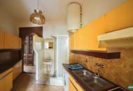 Sanierungsbedürfitg - 4-Zimmer-Altbau in der Neustiftgasse