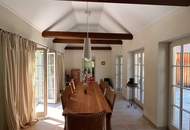 Exklusiv sanierter Vierkanthof mit idyllischem Innenhof und Naturgarten