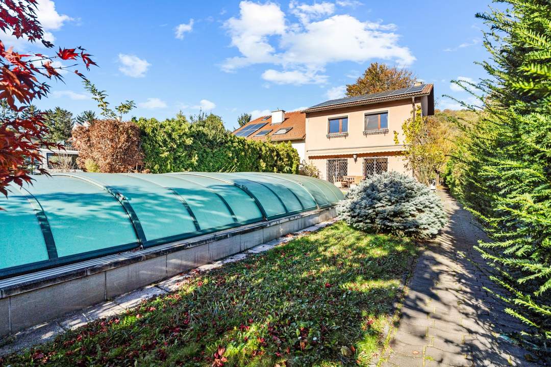 "Eigengrund in Langenzersdorf: Haus mit Pool &amp; Saunahaus"
