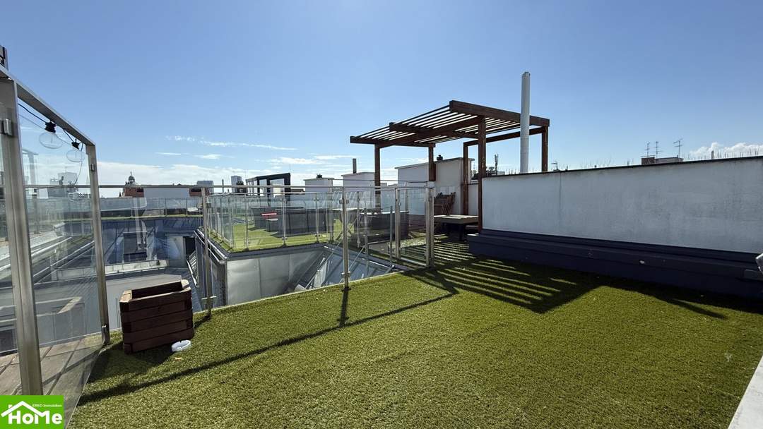 Moderne Dachwohnung auf 2 Etagen und 26m2 Terrasse