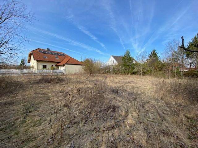 Grundstück am Stadtrand mit bewilligter Bauplanung