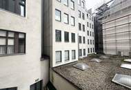 ERSTBEZUG - Helle 4-Zimmer Altbauwohnung mit 2 Bädern, 2 WCs, Abstellraum und Kellerabteil - UNBEFRISTET