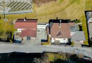 Ein- Zweifamilienhaus mit Einliegerwohnung Garage und 3 Carport