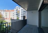 / ZWEI ZIMMER / INNENHOFSEITIG AUSGERICHTET / MODERNE ANLAGE / VERFÜGBAR AB SOFORT / U-BAHN NÄHE