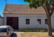 Sanierungsbedürftiges Einfamilienhaus mit großem Potenzial und Nebengebäuden