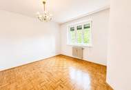 Gut geschnittene 2-Zimmer-Wohnung mit Loggia, extra Küche und PKW-Stellplatz