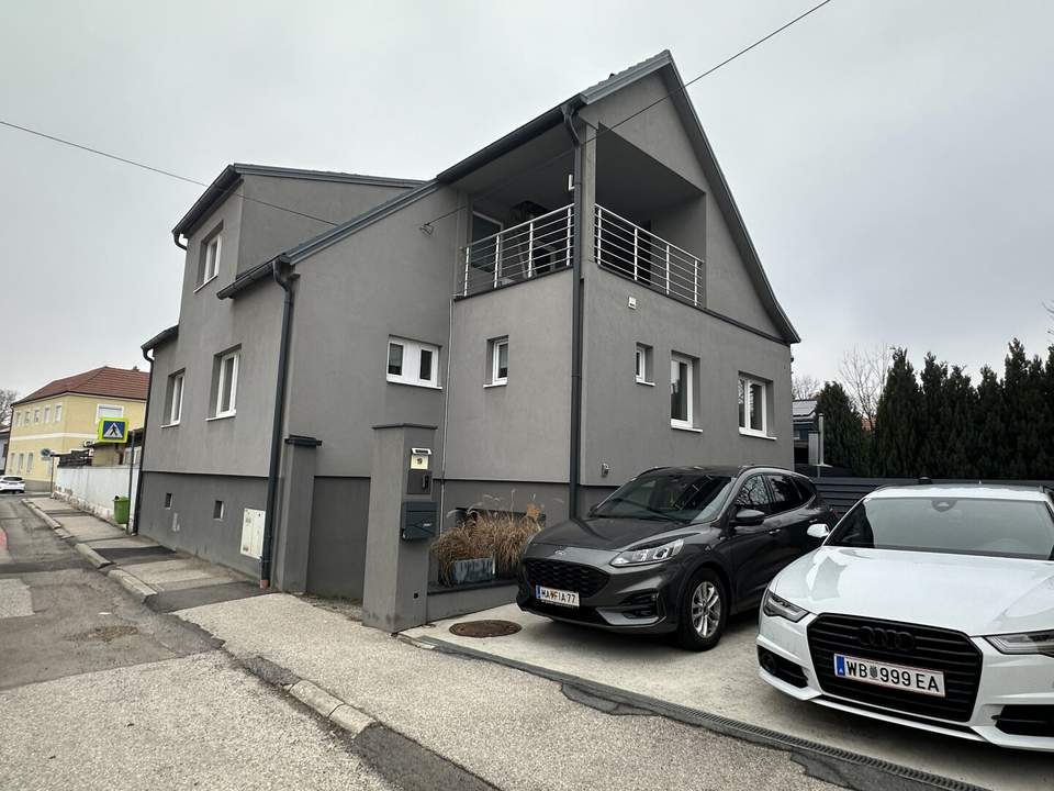 renoviertes Wohnhaus mit kleinem Garten zu verkaufen