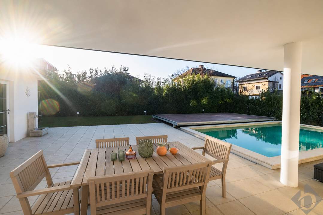 GNEIS – CHARMANTE STADTVILLA MIT POOL IN RUHIGER LAGE IM SÜDEN SALZBURGS