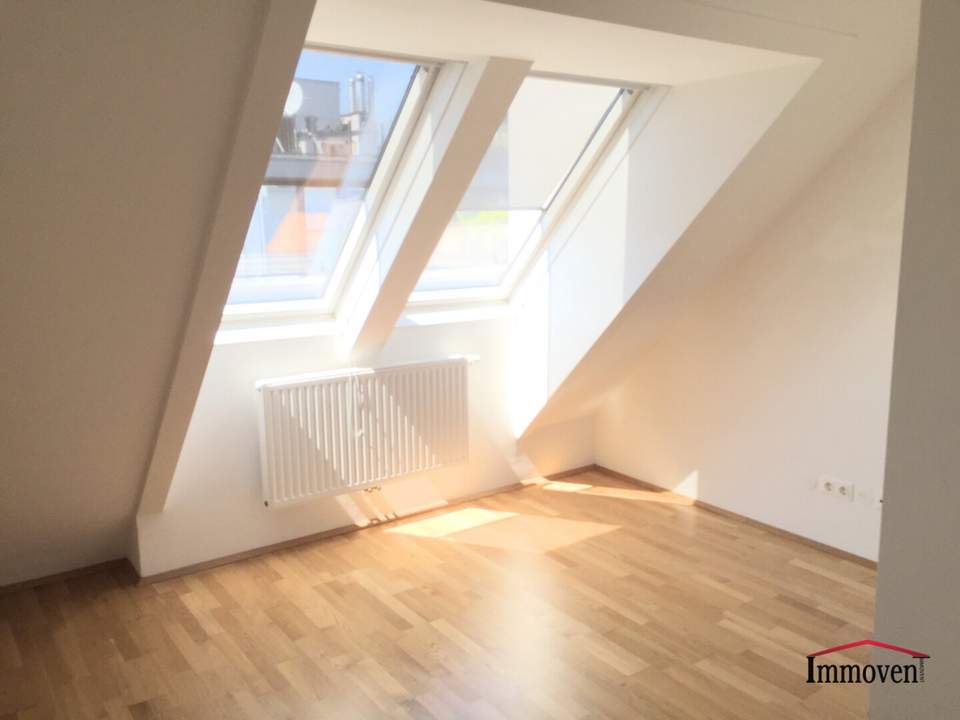 HOFSEITIG - Großzügige 4-Zimmerdachgeschosswohnung mit Terrasse und Klimaanlage nahe Mariahilfer Straße! (Mietbeginn 01.10.2025)