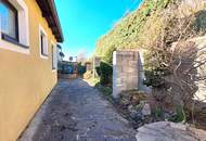 Haus mit Seeblick in grüner Ruhelage