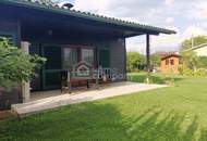 Keines Haus mit großem Garten - Nur einen Steinwurf vom Wasser entfernt