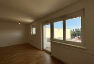 Top-sanierte 4-Zimmer Wohnung mit Balkon
