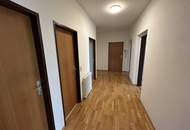 Großzügige Familienwohnung mit Balkon und guter Verkehrsanbindung