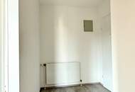 Tolle Raumaufteilung und keine Schrägen: 4 Zimmer DG-Wohnung mit Terrasse