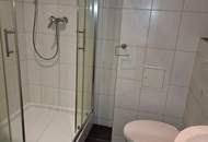 Kleines Büro im 1. Stock in repräsentativer Anlage am Stadtrand