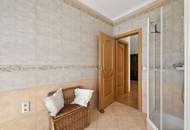 HOCHKARÄTIGES WOHNEN IN GRÜNRUHELAGE! WOHLFÜHL-REFUGIUM DER EXTRA KLASSE: TRADITION TRIFFT MODERNSTEN KOMFORT!