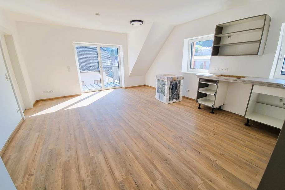 Erstbezug! Moderne 2-Zi.-Dachgeschoß-Wohnung mit großen Balkon, Wohnung-miete, 1.150,00,€, 5164 Salzburg-Umgebung