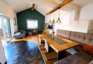 Wohnjuwel mit 2 Wohnungen (ca. 290 m² Wfl.), 2 Terrassen, Gartenareal mit Pool & Poolhaus - Neuzeug