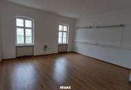 3 Bürohäuser, 38 Parkplätze in Toplage, hochfrequentiert, beste Infrastruktur