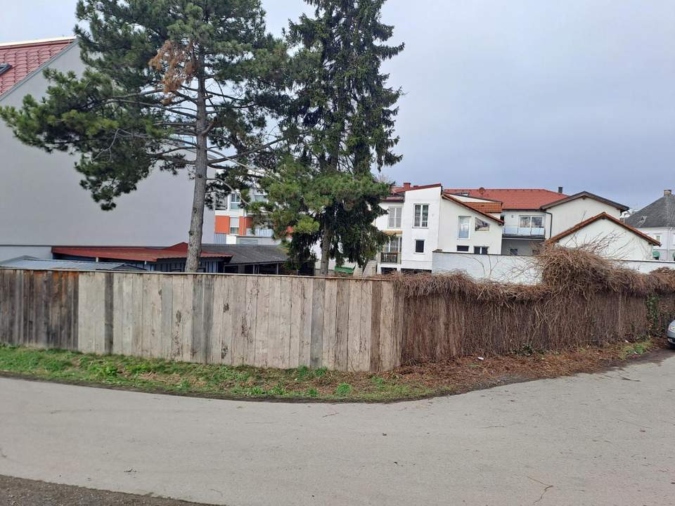 Schönes Grundstück mit Potential