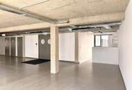 Urbanes Arbeiten im Industrial-Chic: Exklusives Büro mit Open-Space-Flair und Innenhof-Balkon