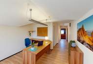 Klein aber fein - Praktisches Büro mit Stauraum und Balkon!