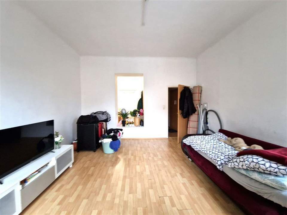 Saniertes Zinshaus mit 4 vermieteten Wohneinheiten in zentraler Lage