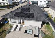 Modernes Einfamilienhaus mit Pool, Terrasse und Nebengebäude in Absdorf