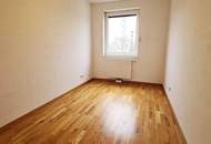 DACHGESCHOSS, gepflegte 103 m2 Neubau mit Loggia und Balkon, Wohnküche, 3 Zimmer, Wannenbad, Parketten, Holbeingasse