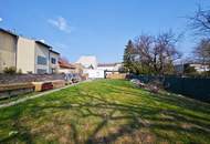 Wohn- &amp; Geschäftshaus mit Potential | U-Bahnnähe | großer Garten und Innenhof mit Parkplätzen