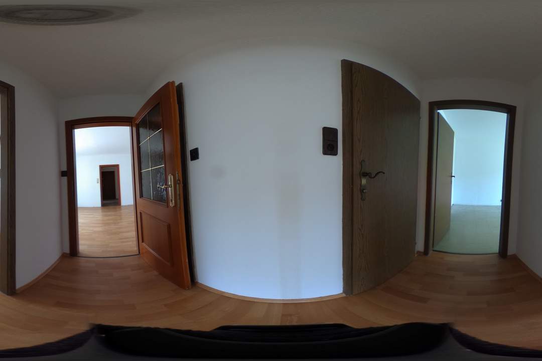 Charmante gut geschnittene Wohnung mit Loggia