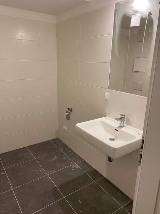 2-Zimmer-Wohnung inkl Komplettküche, Terrassen Außenfläche und Kellerabteil /HS17 Top A-27