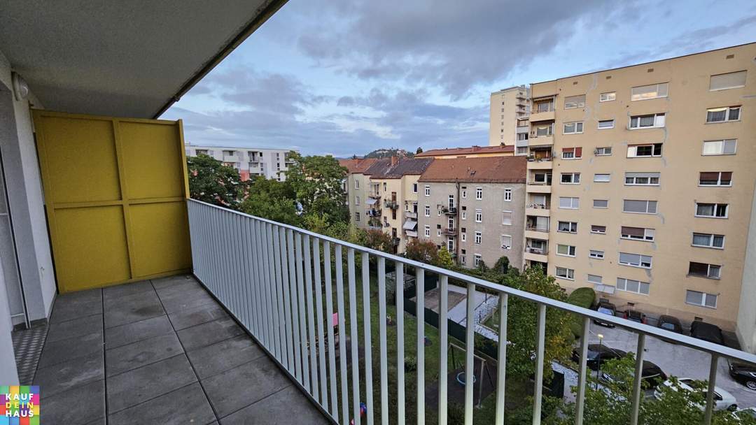 4 Zimmerwohnung mit Balkon und Einbauküche! Unbefristeter Mietvertrag